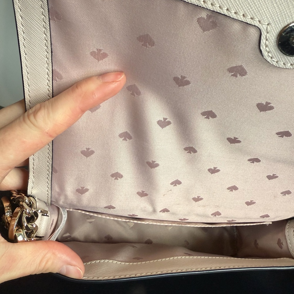 KATE SPADE Two-Tone White and Black Chain Strap Crossbody - Picture 3 of 5
